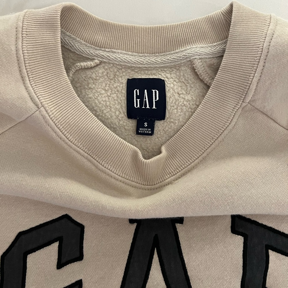GAP Moonstone Beige Vintage Soft Raglan Sweatshirt - Picture 10 of 14